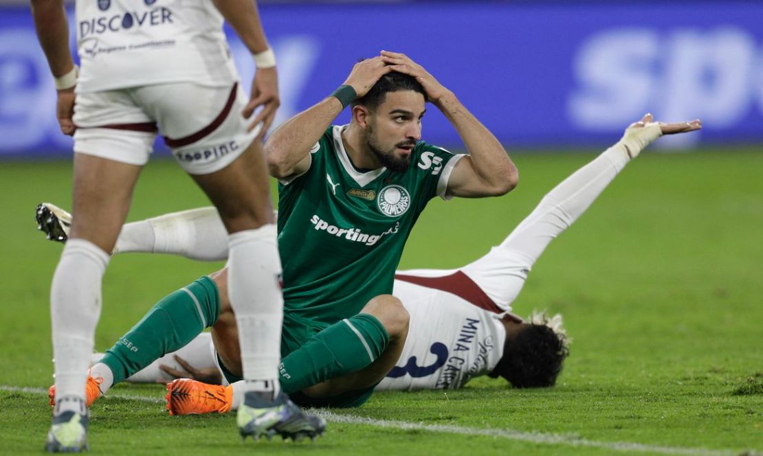 Palmeiras é dominado pela LDU, perde invencibilidade e se complica na Libertadores