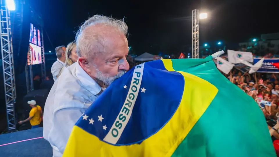 Com Lula, Brasil tem a menor inflação em 27 anos, segundo o IBGE
