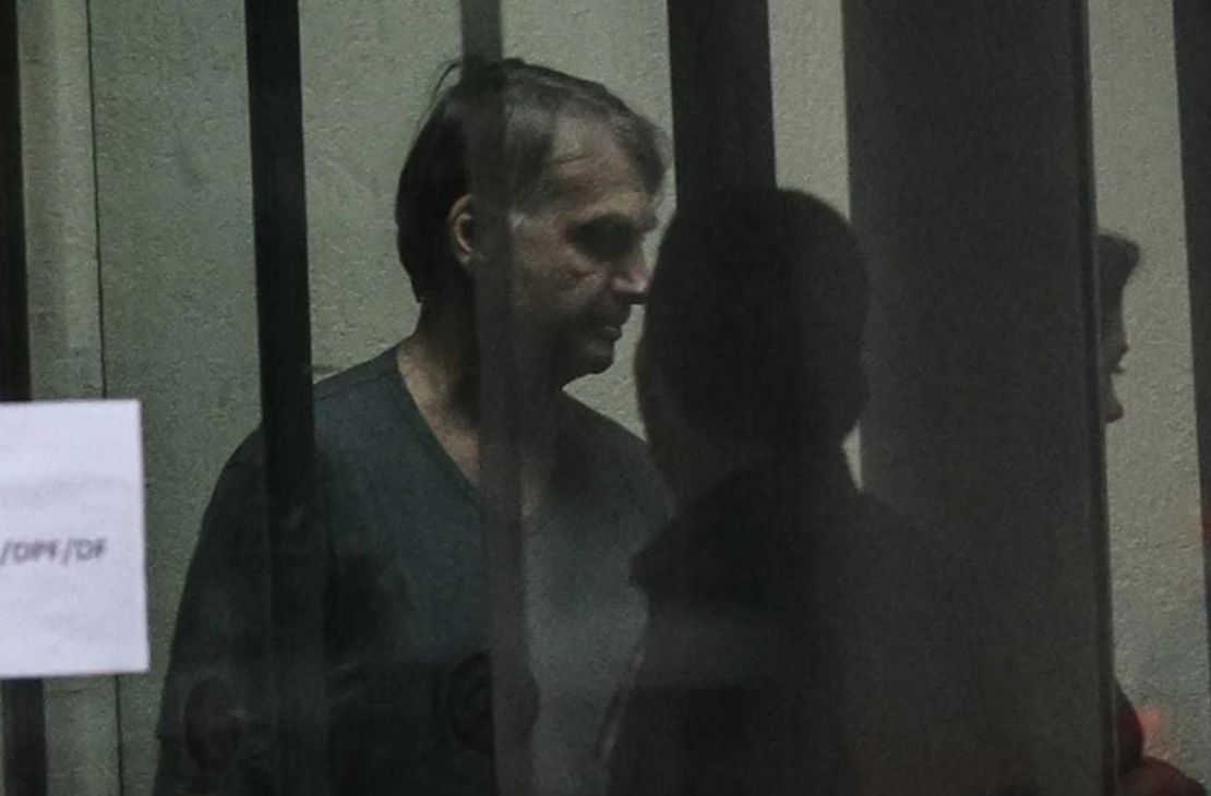 Calmo e reservado, Bolsonaro recusa refeições da PF em prisão