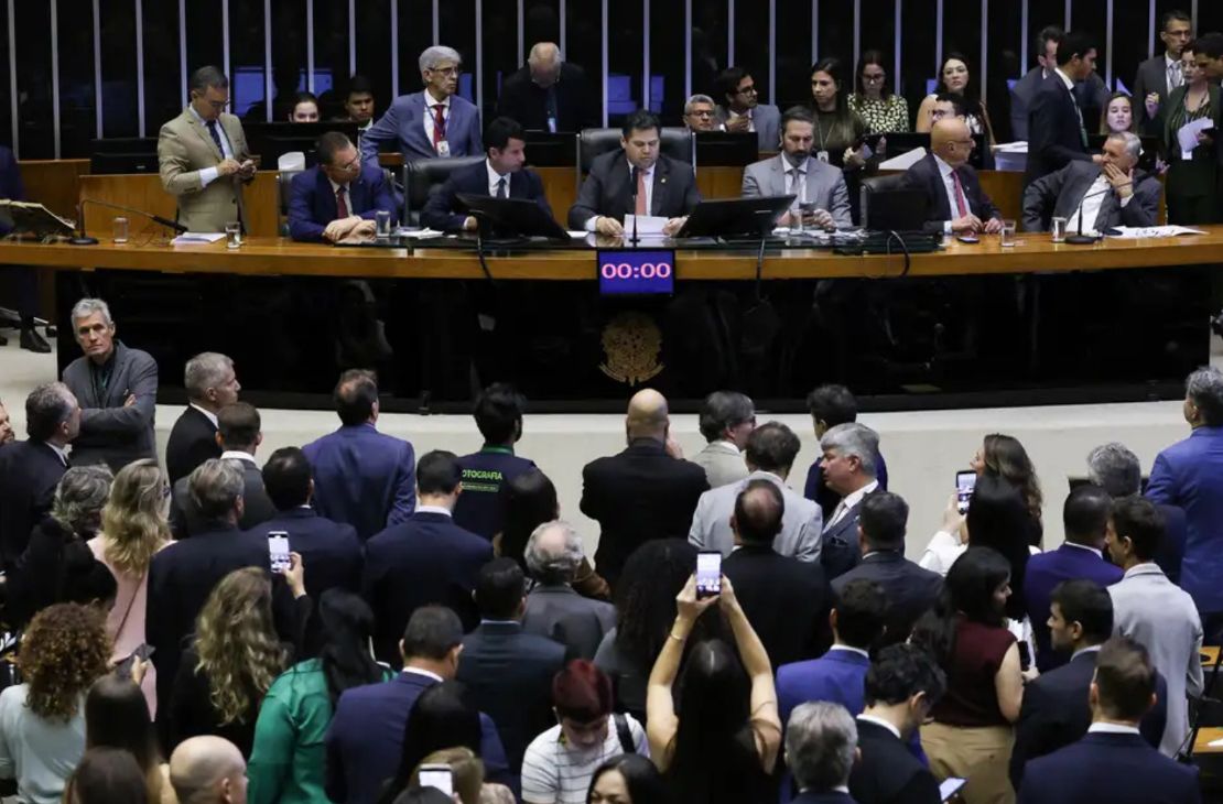 Congresso rejeita 52 vetos ao PL do licenciamento ambiental