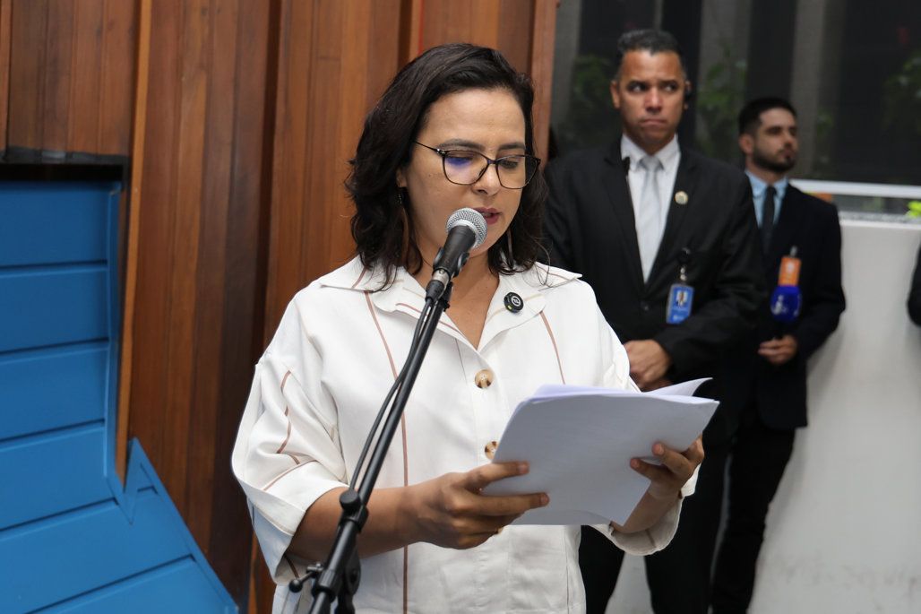 Em meio à escalada de feminicídios, deputada Prof.ª Gleice Jane protocola mais um projeto em defesa à vida das mulheres