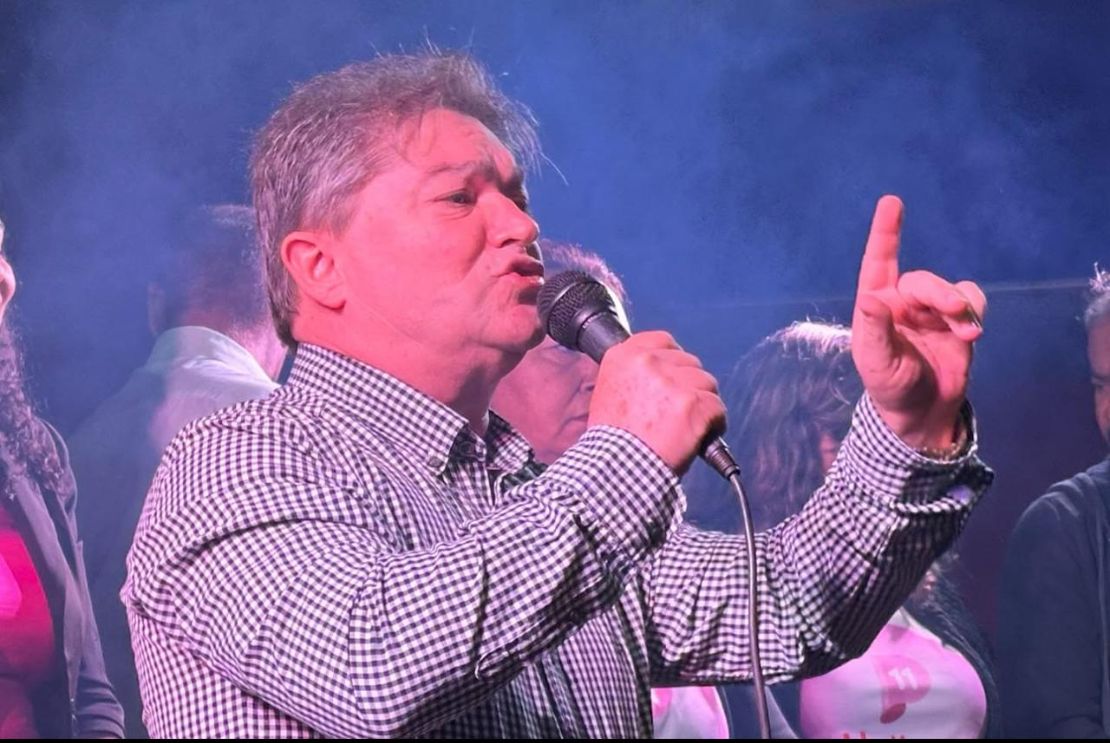 Prefeito de Coxim reage a críticas com ameaças e causa indignação nas redes