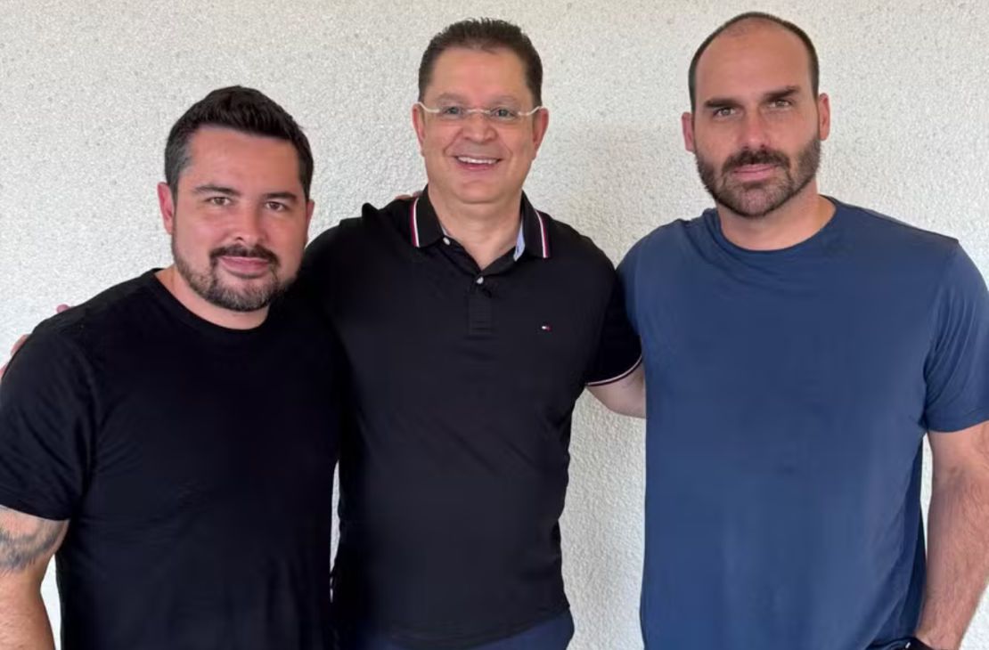 PF apreende mais de R$ 400 mil na casa do líder do PL, Sóstenes Cavalcante