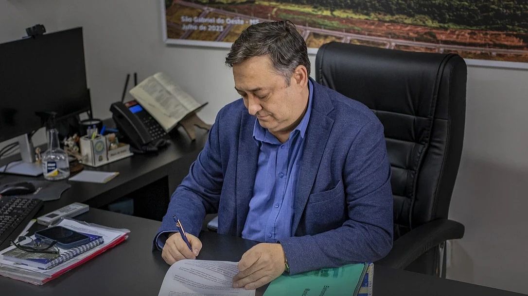Prefeitura de São Gabriel do Oeste antecipa salários de dezembro e injeta mais de R$ 15 milhões na economia