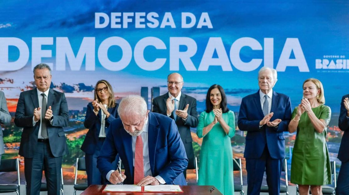 Lula veta integralmente PL da Dosimetria