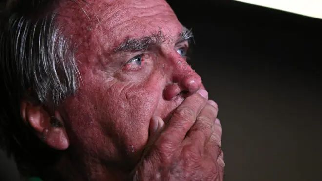 Tarcísio desmarca visita a Bolsonaro na Papudinha