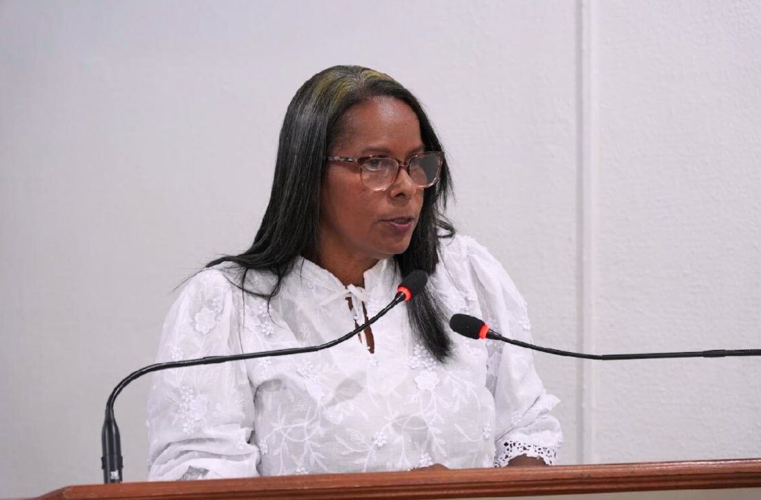 Vereadora Simone Gomes denuncia pedidos ignorados, cobra planejamento e defende respeito às mulheres no exercício do mandato