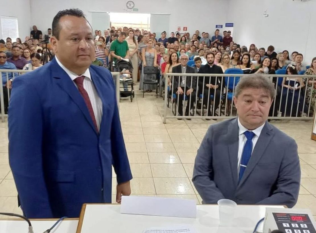 Mesmo com decisão judicial, prefeito e vice de Coxim seguem recebendo salários reajustados