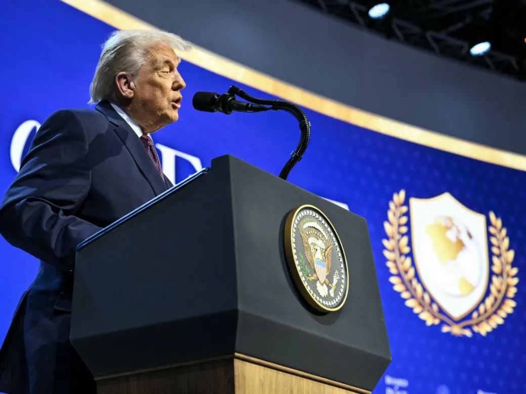 Donald Trump ameaça Irã na primeira reunião do seu Conselho da Paz