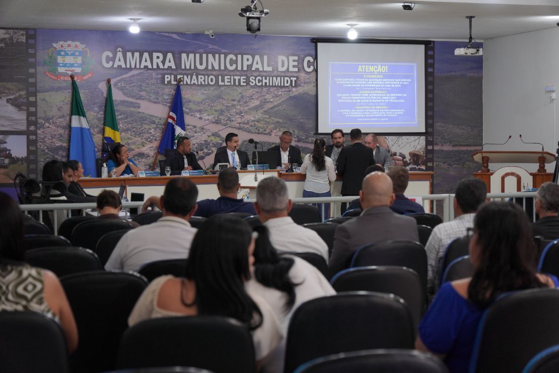 Cassação de Lourdes é rejeitada por 7 a 5 e vereadora mantém mandato em Coxim