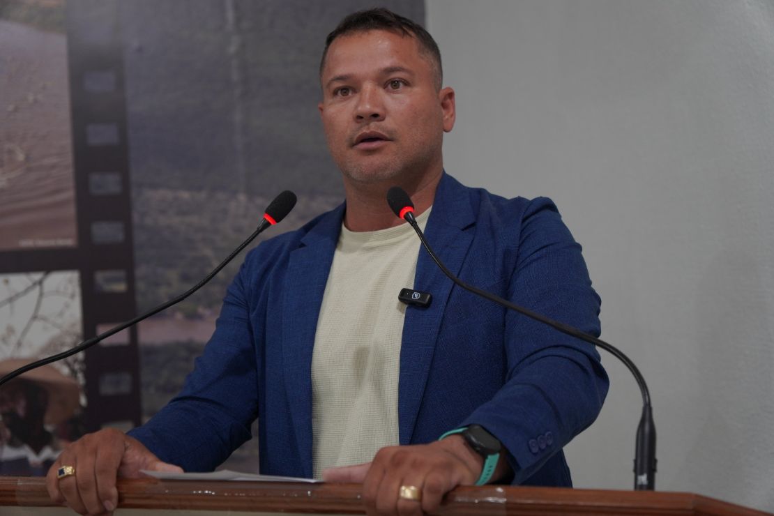 Na Câmara, Maurício Helpis cobra transparência sobre contas públicas e contrato de limpeza urbana