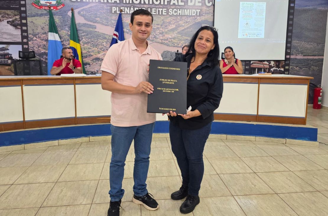 Livro “Orgulhos Coxinenses” transforma coluna de Glenda Melo em registro da memória de Coxim