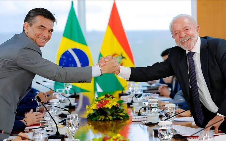 Ao receber presidente da Bolívia, Lula defende integração da América do Sul