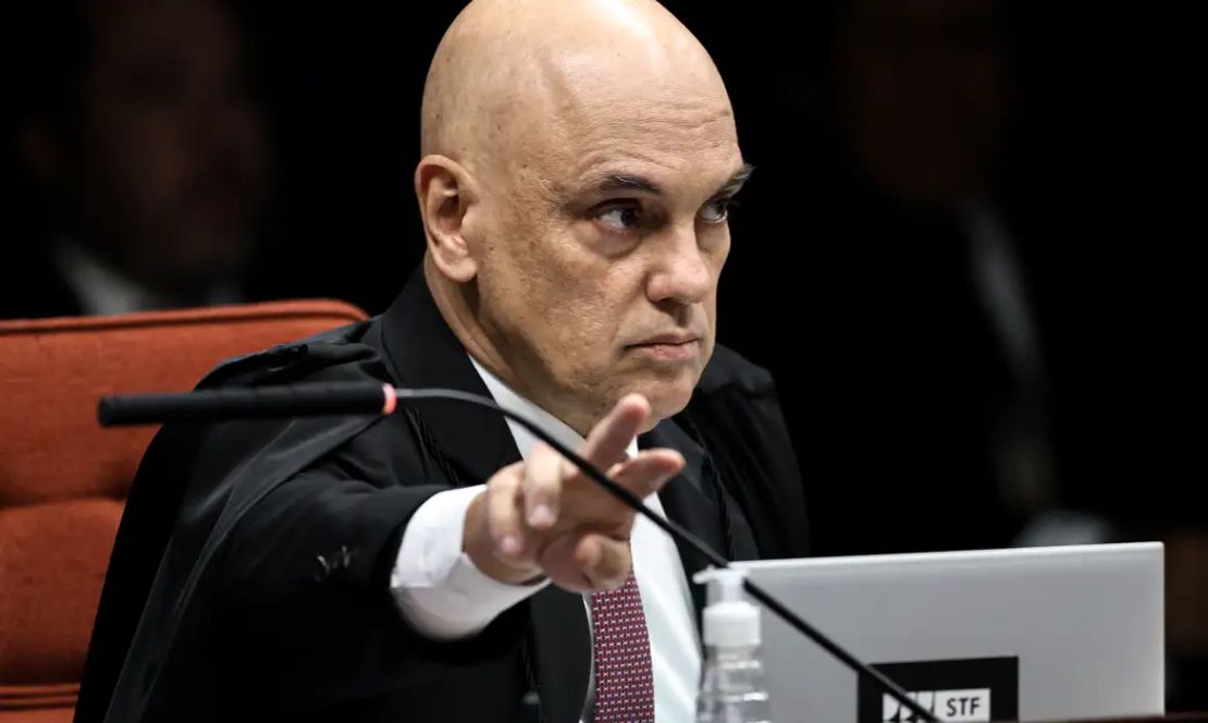 Alexandre de Moraes autoriza prisão domiciliar de Jair Bolsonaro por tempo determinado