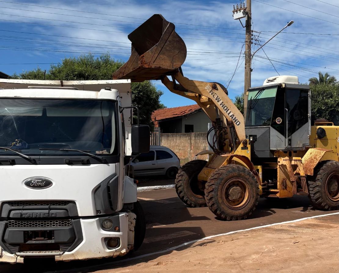 Força-tarefa da Prefeitura de Pedro Gomes leva serviços a três ruas no primeiro mutirão de 2026