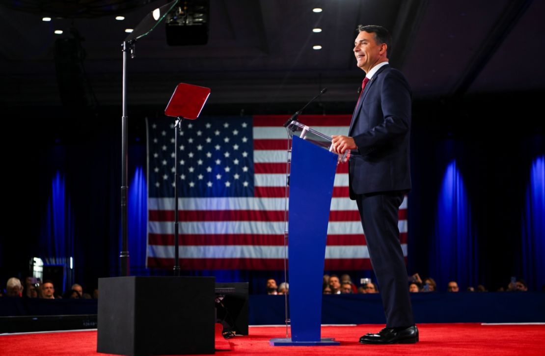 Flávio Bolsonaro visita Campo Grande nesta quinta-feira após episódio recente nos EUA