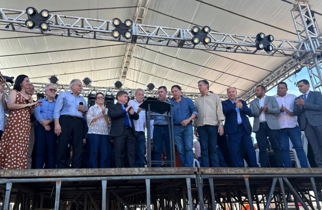 Desfile cívico de Coxim reúne autoridades, anúncios de obras e manifestações