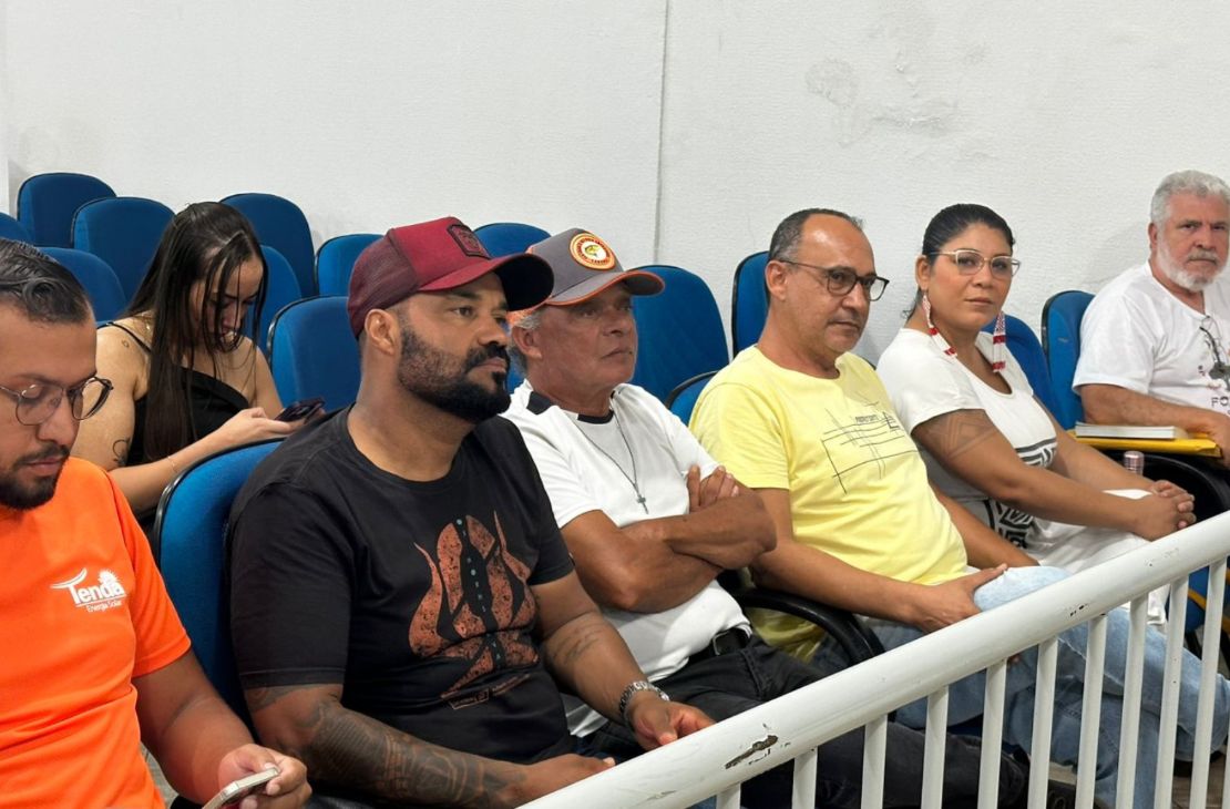 Artistas culturais acompanham sessão na Câmara de Coxim e solicitam uso da tribuna