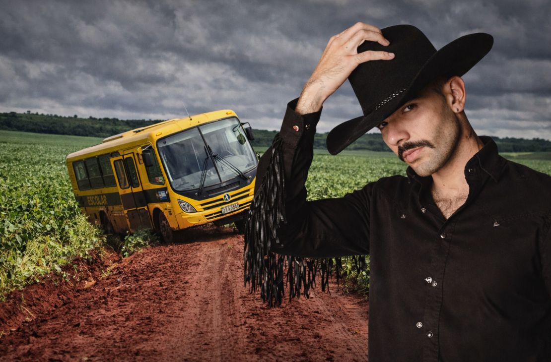 Em meio a crise no transporte escolar, Prefeitura de Sonora contrata show do artista Luan Pereira por R$ 410 mil