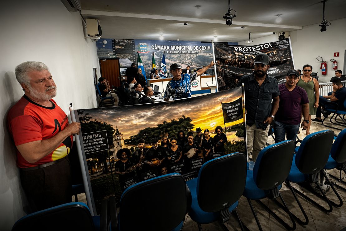 Em nova ida à Câmara, artistas de Coxim apresentam manifesto e recebem apoio de vereadores