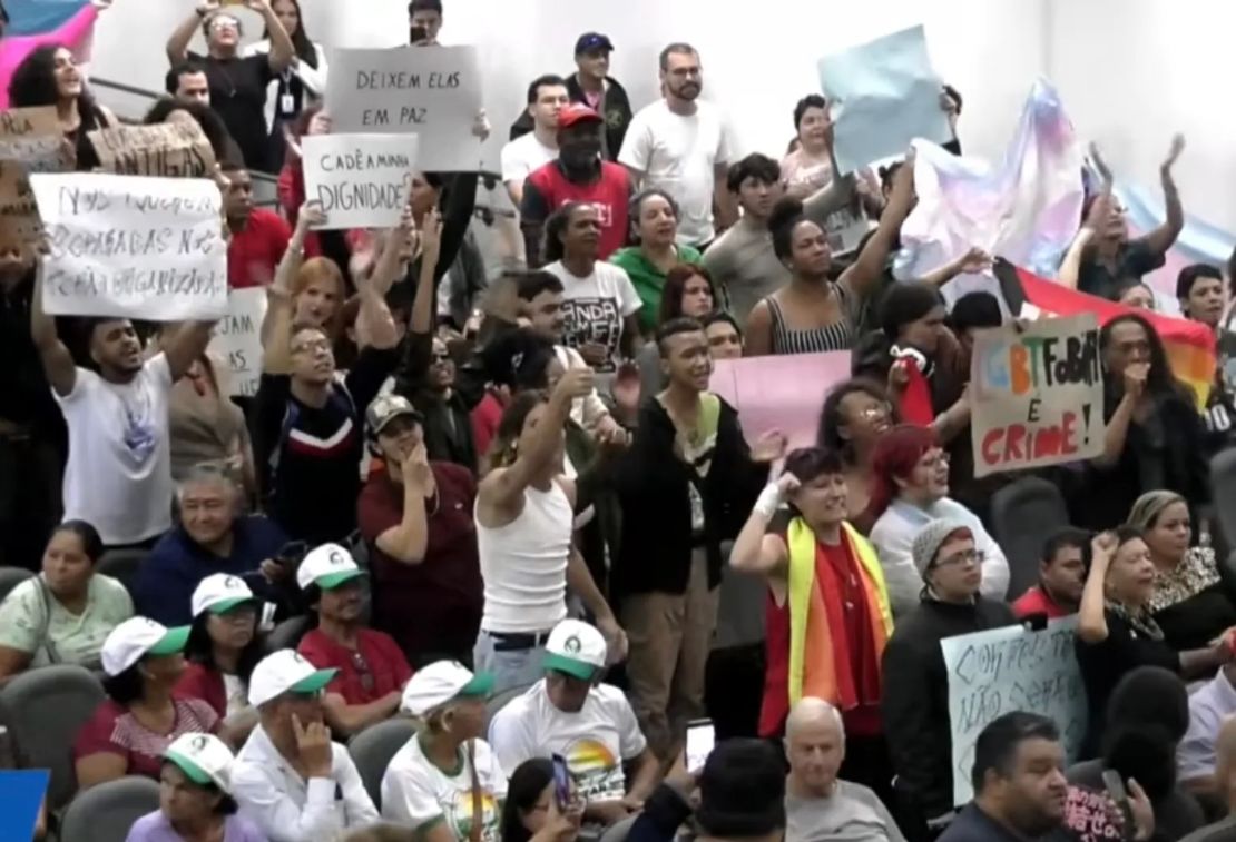 Projetos sancionados por Adriane Lopes provocam protestos e interrompem sessão da Câmara em Campo Grande