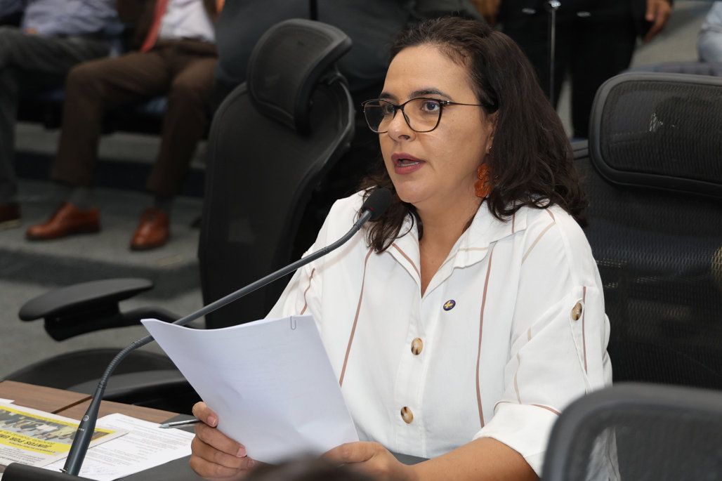 Deputada Gleice Jane critica lei sobre uso de banheiros e defende legitimidade de manifestação em Campo Grande