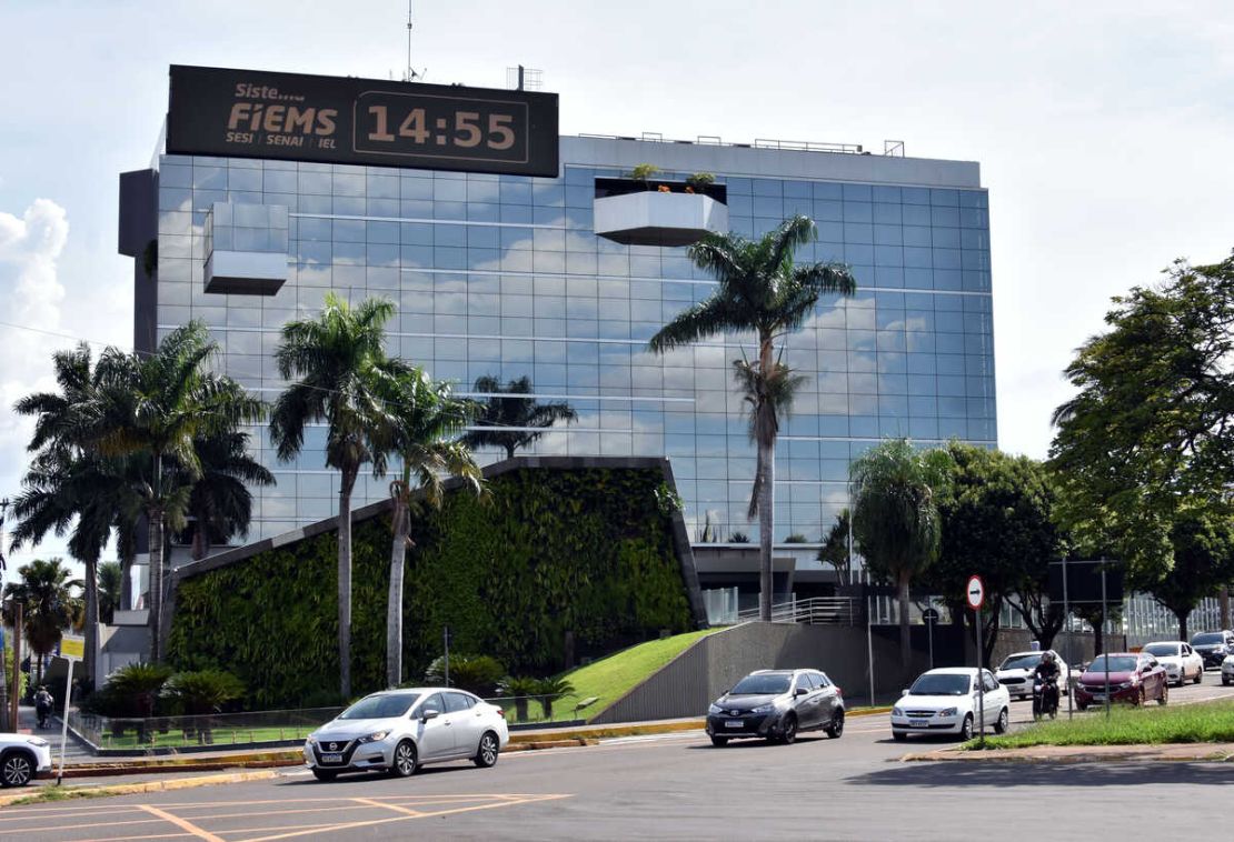 Pressionada por investigações e cobranças, Fiems entra no jogo político e mira composição de Riedel