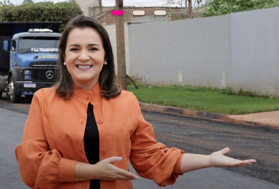 Prefeita Adriane Lopes promoveu investigados após operação que apurava contratos da Sisep