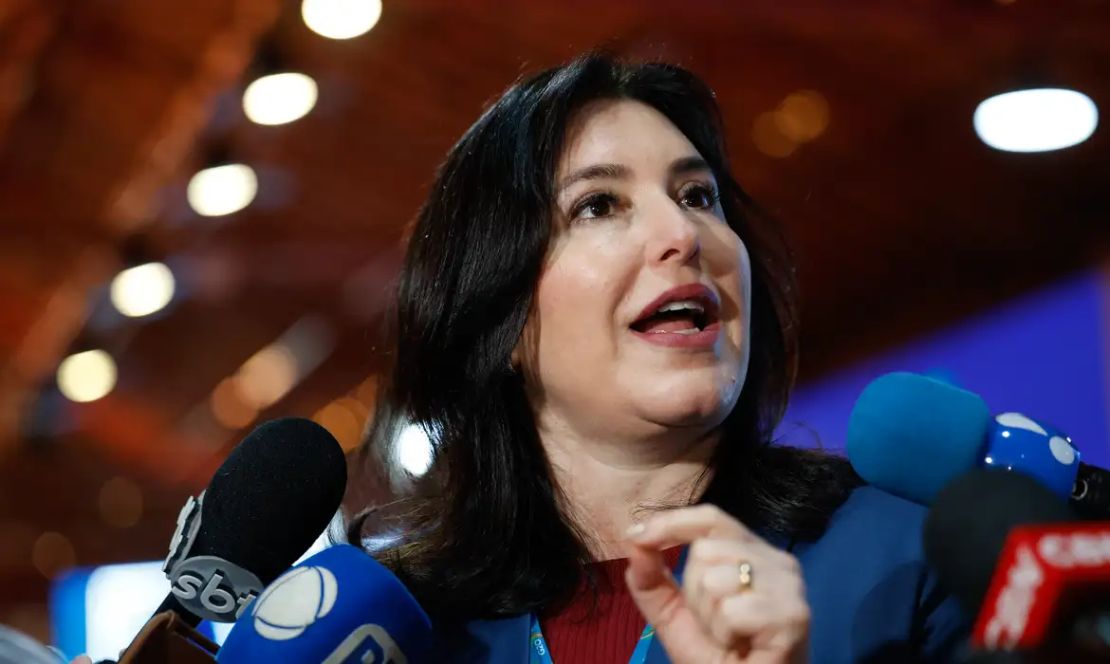 Simone detona bolsonaristas pela critica à Anvisa e cita 700 mil mortes na pandemia