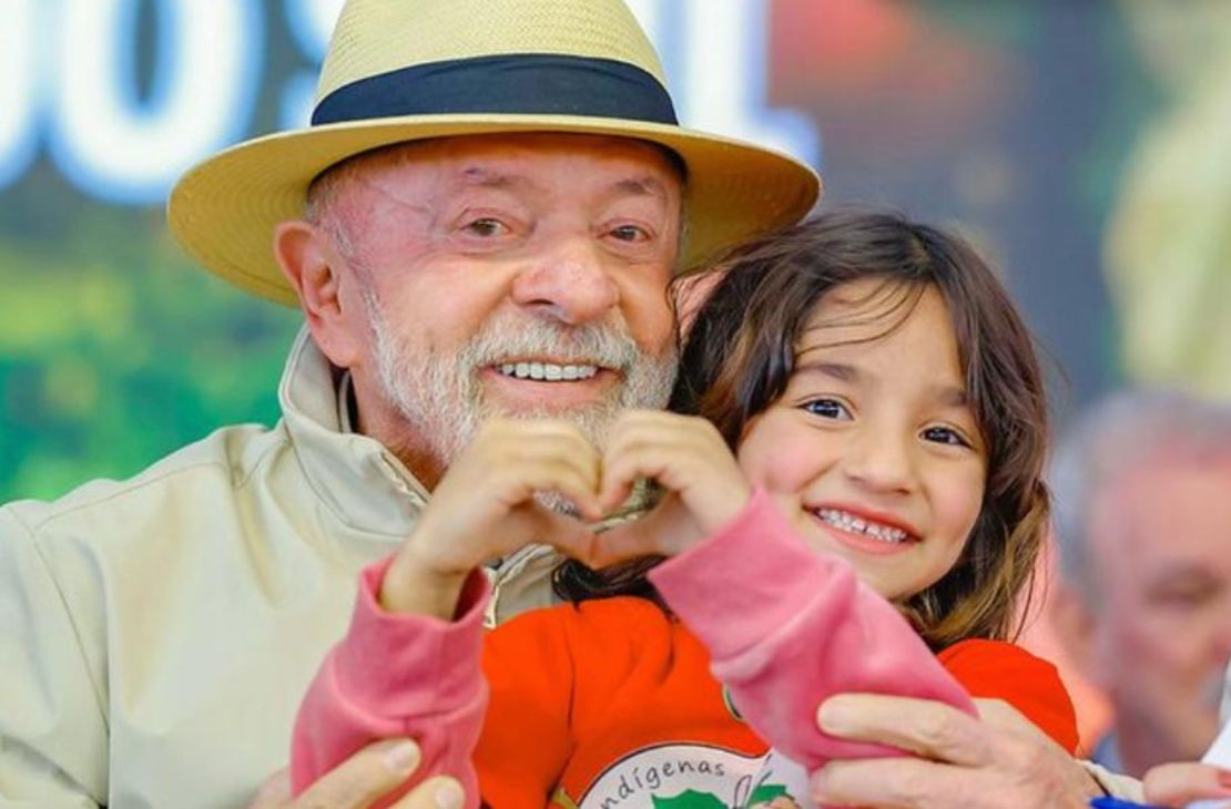 Lula entrega títulos de terra, inaugura obras em aeroportos e anuncia novos investimentos durante agenda em MS