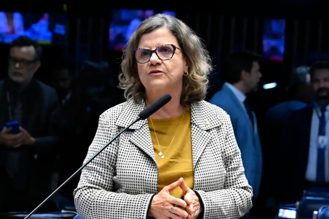 Lula substitui Jaques Wagner e oficializa Teresa Leitão na liderança do governo no Senado