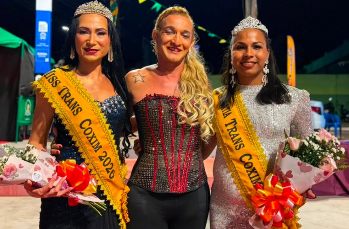 1ª Festa da Diversidade LGBTQIAPN+ reúne público na Praça Zacarias Mourão e encerra programação com concurso Miss Trans Coxim 2026