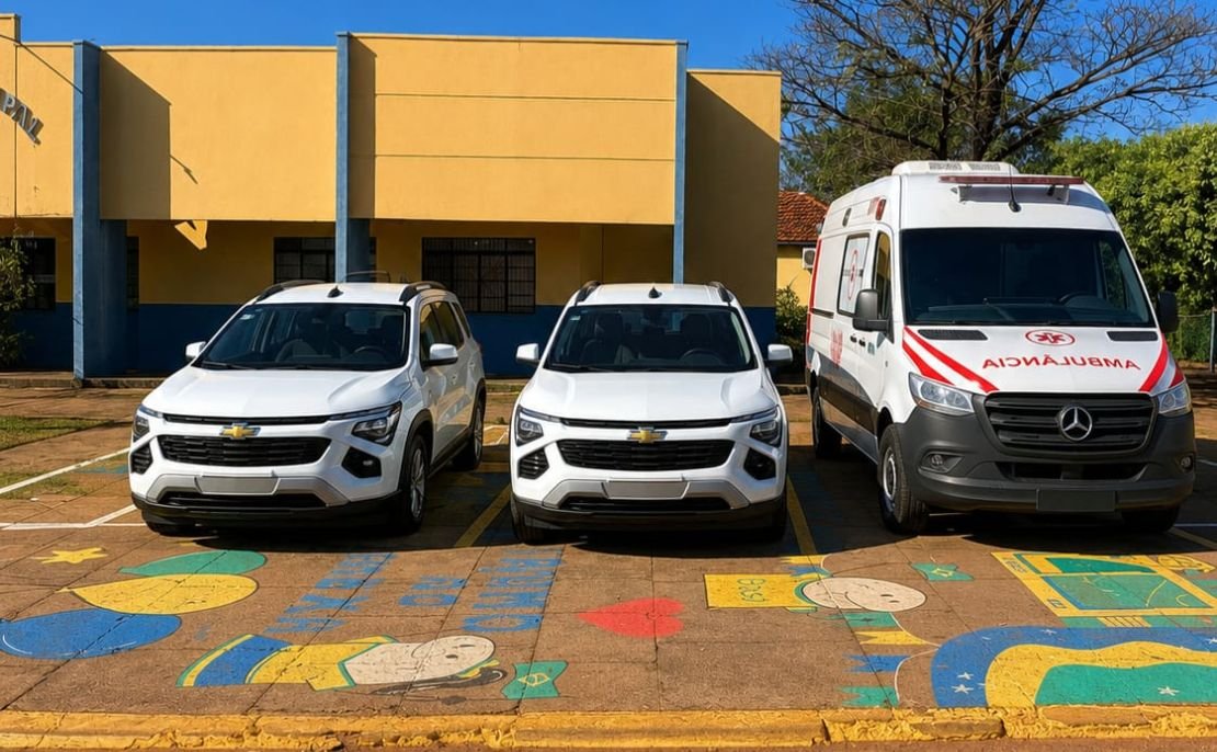 Pedro Gomes reforça frota municipal com três novos veículos, incluindo ambulância UTI móvel