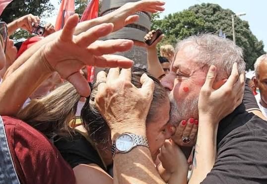 Lula: ‘Esse país não pode voltar a ser governado por gente que não gosta de pobre’