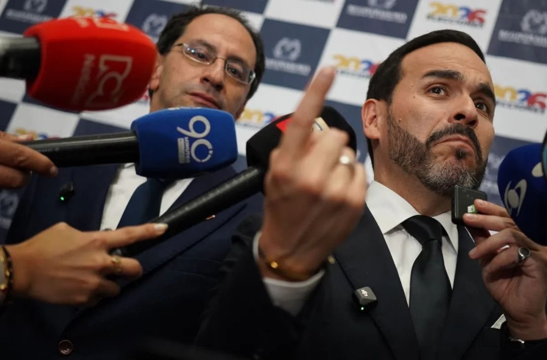 Governo Espriella encerra jornalismo da mídia pública da Colômbia