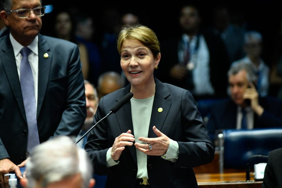 Tereza Cristina tenta mudar rumo da PEC da 6×1, mas proposta avança no Senado