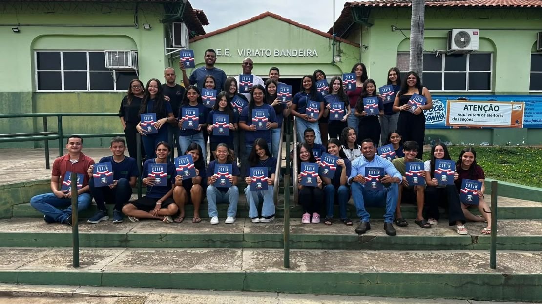 Parlamento Jovem chega à Escola Viriato Bandeira e desperta interesse dos estudantes pela política